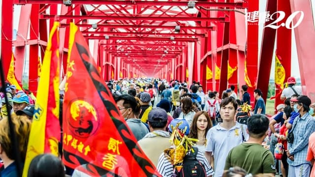 柯P隨媽祖遶境疑橫紋肌溶解症？  醫師說：水一定要喝夠