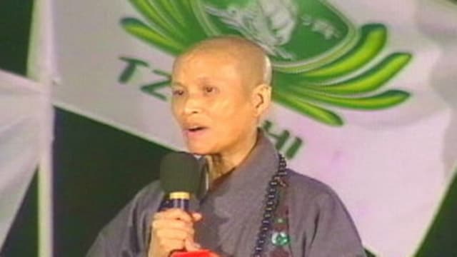 佛教主張人死後8小時不宜搬動與器捐抵觸？證嚴法師：「頭目髓腦悉施人」捨身才是大愛