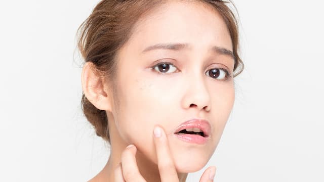 薑蜜水、奇異果能除斑？做好防曬最實在