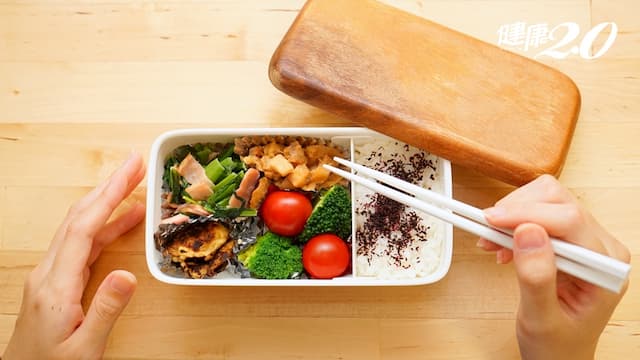 擔心血糖飆高？營養師：<span style="color:#1BA42B;">吃飯順序</span>決定血糖高低