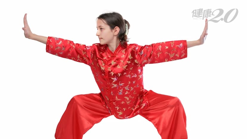 過年常見姿勢不良、肌肉痠痛　醫：快做「八段錦」解痠痛又養生/exercise/313873