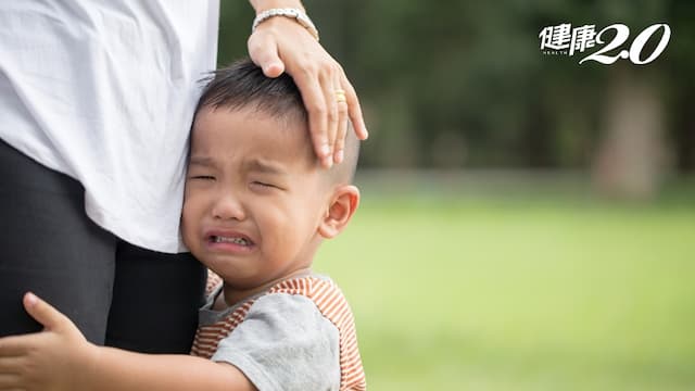 孩子嘴歪眼斜以為中風，竟是淋巴癌！父母注意：兒童癌症９警訊/medical/315202