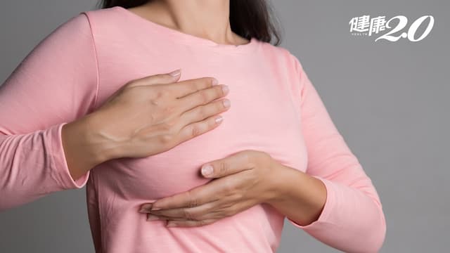 腋下有腫塊是乳癌嗎？不會痛的更危險！每個月乳房自我檢查的最佳時機是？