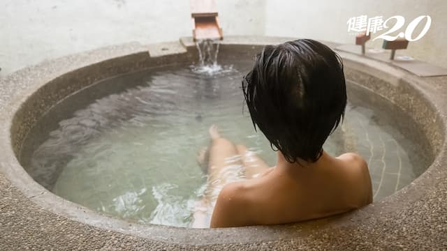 冬天泡湯相當於「激烈運動」醫師警告：這2種人最多泡10分鐘/medical/326902