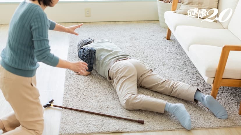 腳痛腳麻走不動竟周邊動脈阻塞！醫師:出現「這個」症狀要注意，延誤恐截肢/medical/330376
