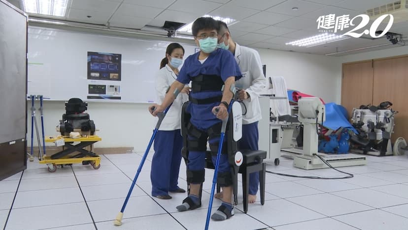癱瘓也能走！花蓮慈濟用電刺激+外骨骼機器人 24歲癱瘓男重新站起來 /medical/330768