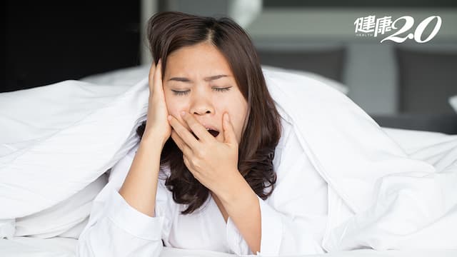 假日補眠小心愈睡愈傷身！老是睡不飽恐是身體出問題 醫籲這樣做改善疲勞