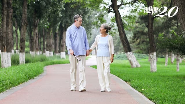 每天多走500步心臟病、中風風險降14％！台大醫曝「年長者走路2關鍵」 走路1指標可預測壽命