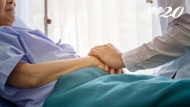 「癌細胞塞滿胃」無法進食、排便 剩2個月壽命！他不放棄治療現況曝 醫：無法解釋/cancer/341878