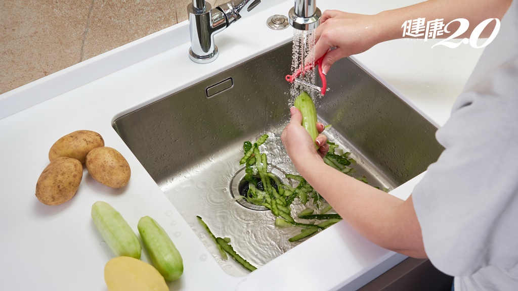 廚房水槽堵塞、臭味問題一次解決！4招可防水管堵塞 定期清理有助減少發臭