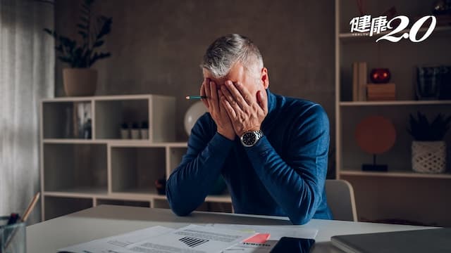 偶像劇男星自爆28歲就更年期！不想愛愛、易生氣，男性步入更年期的8症狀你有嗎？