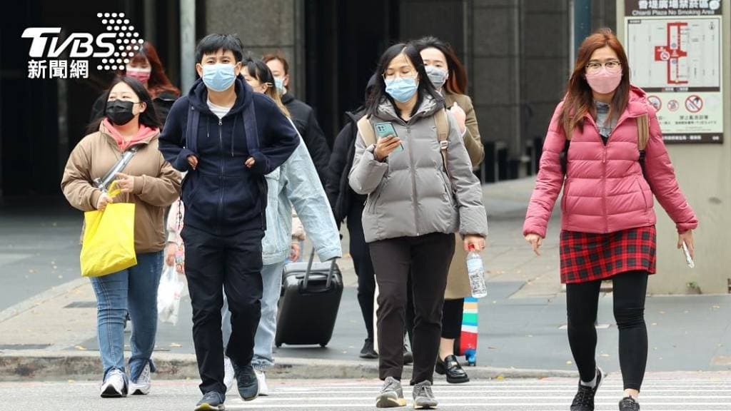 天氣 外套 變冷 冬天 晴天 沒下雨 行人