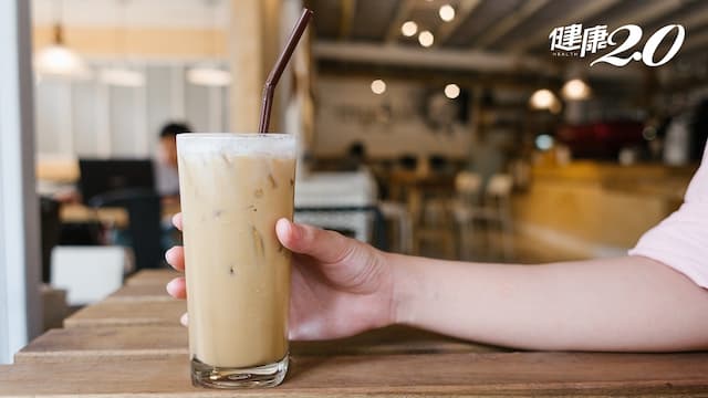 喝調味乳傷腦又傷身！3種常見飲品增加罹失智症風險 醫：蜂蜜也要小心