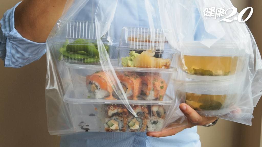 塑膠袋裝食物 塑膠容器裝食物 便當
