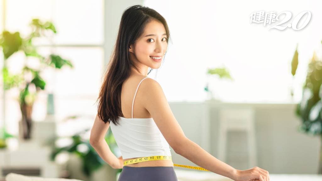瘦身 美女 年輕女性 減肥 減重 皮尺 量尺