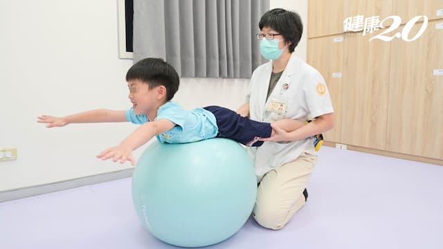台大兒童醫院變身童趣藝術就醫環境 院長籲整合早療資源 接住慢飛天使