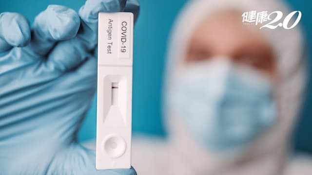 新冠確診第8天快篩1條線打噴嚏還有傳染力嗎？穿快篩陽性者碰觸過的衣物會不會被傳染？/medical/348213