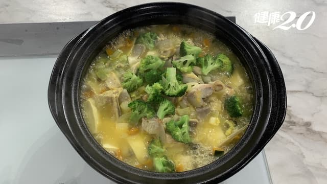 南瓜豆腐魚煲／身體發炎會害甲狀腺結節！南瓜、虱目魚抗發炎有效