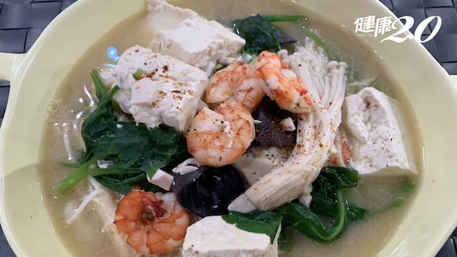 鹹蛋海鮮豆腐鍋／蔣偉文大推無敵瘦身食譜！低醣高蛋白暖身又減肥/recipe/351600