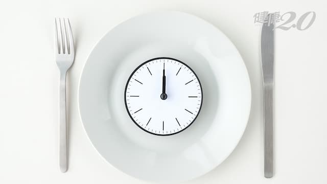 糖尿病患輪班工作三餐不定時 何時吃藥好困惑！醫解：選「1時間」即可