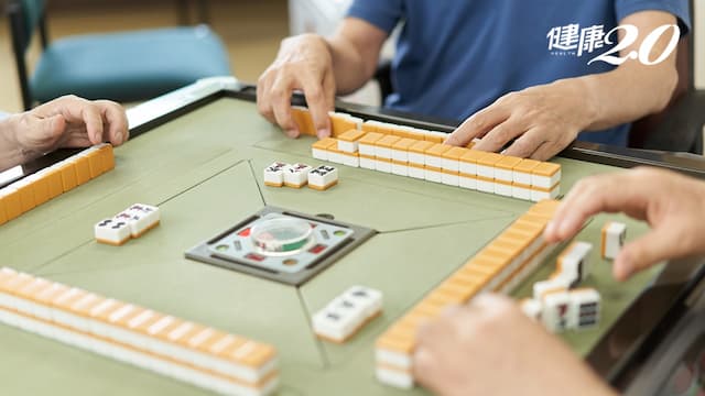 打麻將腰痠屁股痛？2招神級拉筋 20秒痠痛全消/exercise/352510