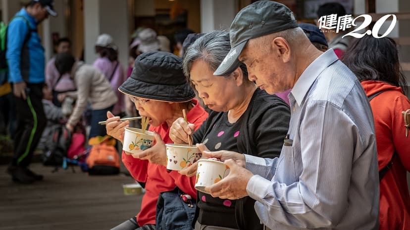 午餐一吃就想睡？原來這些食物是元兇！醫：避免下午愛睏，這時間喝咖啡最好/nutrition/353707
