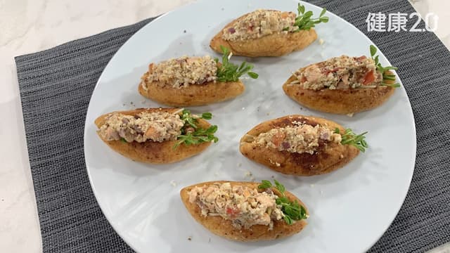 元氣早餐包／鮭魚、燕麥、炒蛋 早餐吃這個血壓穩了 血管變年輕/recipe/354134
