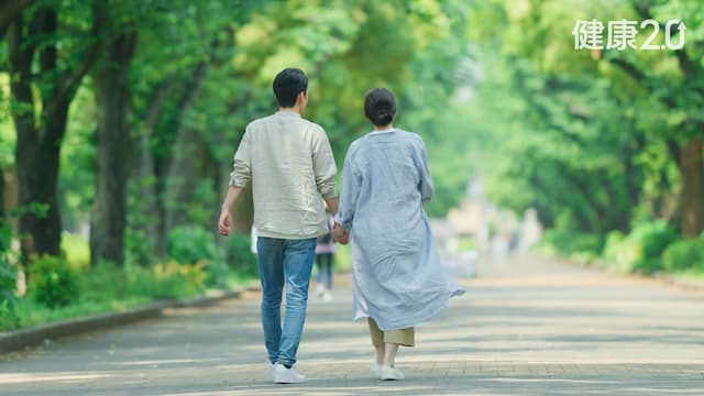 2時間點散步降低大腸癌！這運動避免大腸息肉復發 防腸癌最佳運動是它