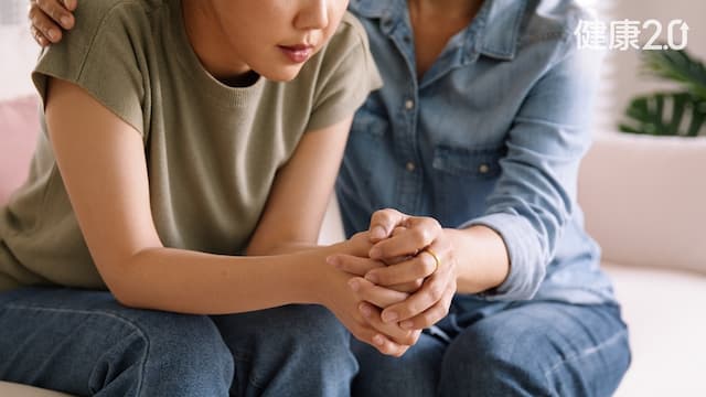 焦慮、自閉、過動不代表生病！醫師教你讀懂孩子的求救訊號