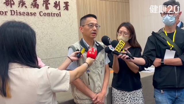 新冠單周就診6.3萬、重症132例創今年新高 有症狀免快篩直接就醫/medical/355349