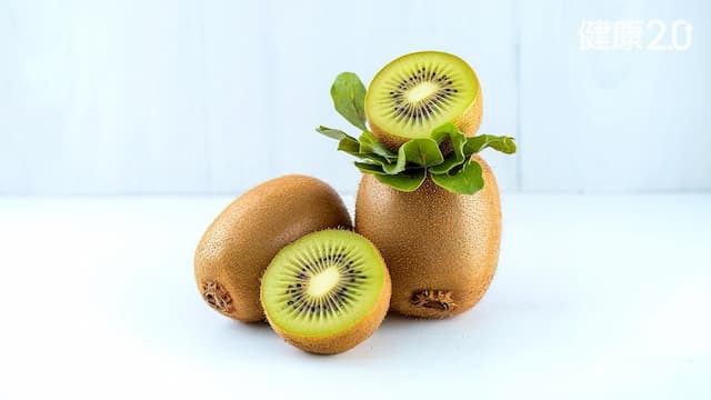 「敲打奇異果」會促成熟、變好吃？奇異果有酒味可以吃嗎？/life/355490