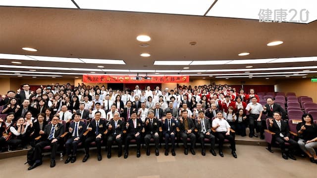 長庚醫院新院長就任，吳俊德、賴旗俊接掌基隆與土城醫院