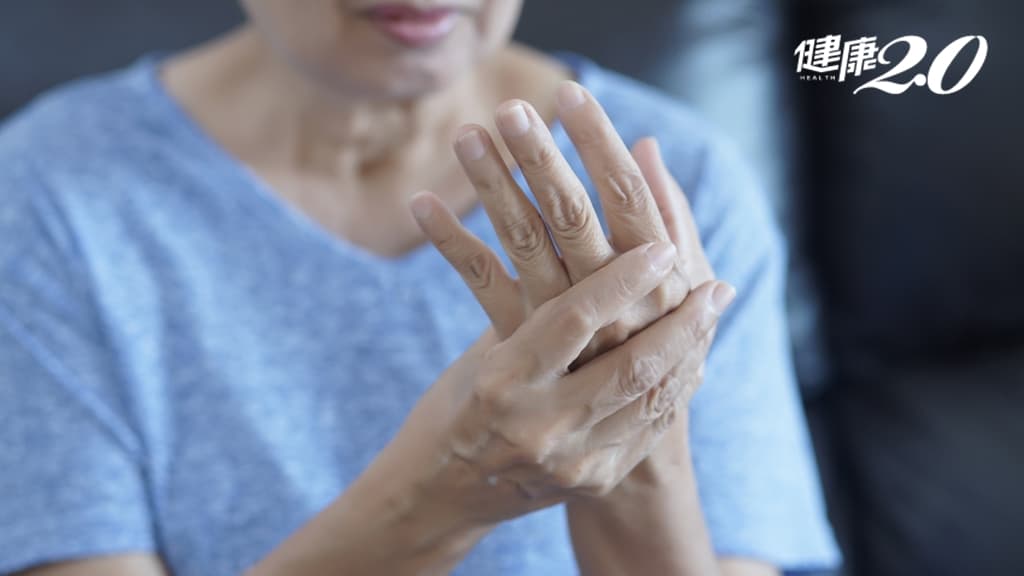 醫點名：「這種」手部退化性關節炎中年女性最常見！快檢查你的大拇指、遠端指節