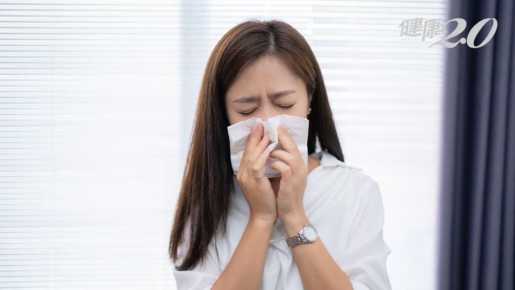 感冒頭痛、鼻塞、喉嚨痛怎麼辦？中醫推4穴位按壓 緩解不適