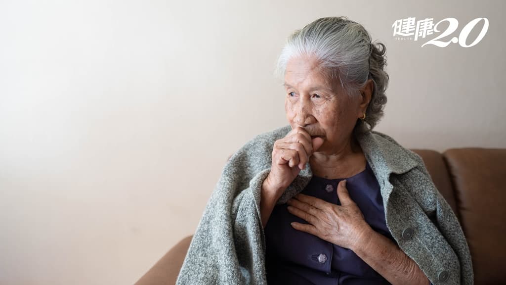 70歲奶奶咳到血壓飆高！中醫巧用「海帶」去老痰 多吃「這些」有助潤肺