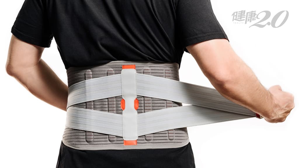 穿護腰會導致核心肌群萎縮？醫師教「4動作」幫加強核心 練出天然護腰
