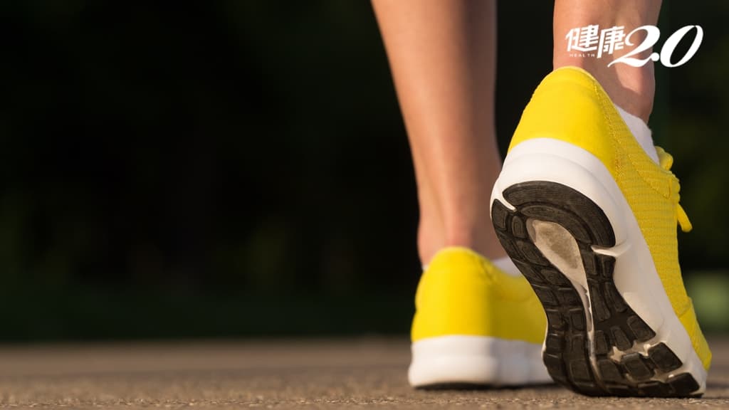 腳步聲暗示健康狀態大解析！這樣走路體態變好 改善鞋底損耗、腳步聲也變輕巧