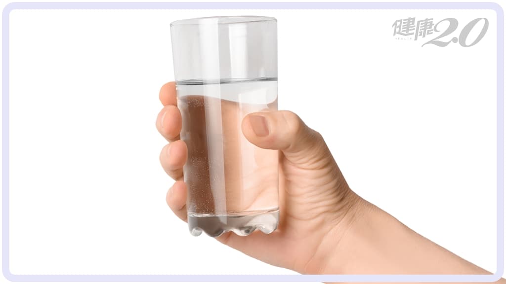 水杯 水 喝水 白開水