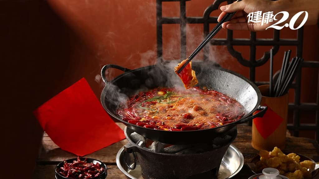 冬天吃麻辣鍋能「驅寒」？中醫指出：麻辣鍋更能排濕 冬天吃「這鍋」才養生