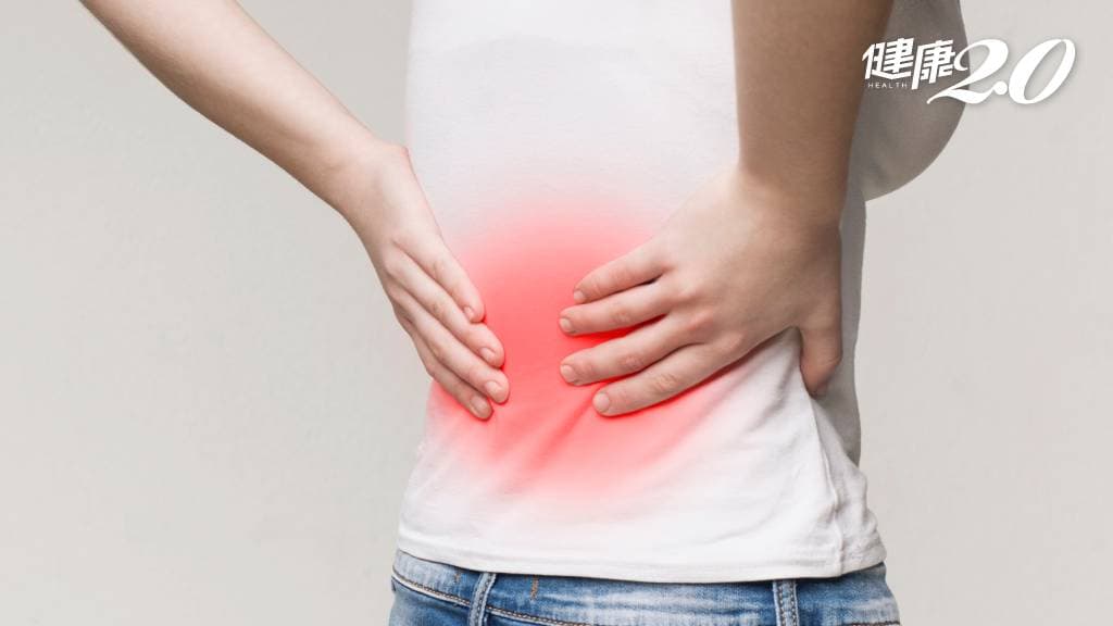 腰痛 背痛 腰痠背痛 手扶著腰 貼紅白