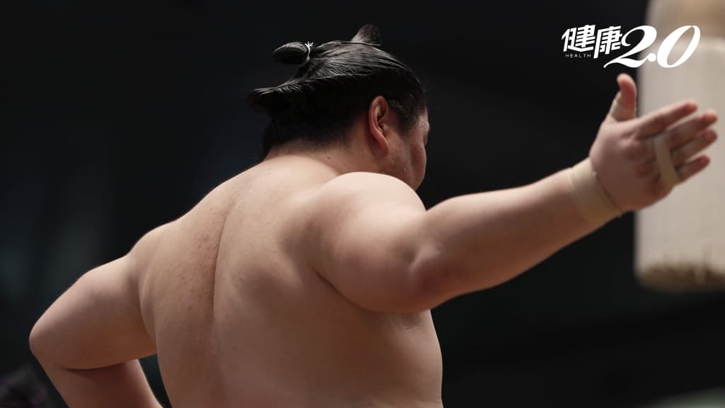 日本相撲界首位外籍「橫綱」因心衰竭過世！醫提醒心衰竭原因多樣需注意